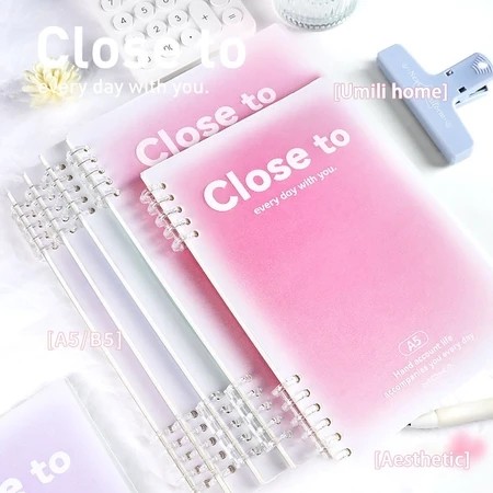 

SURABAYA Winzige Notebook Aesthetic/Binder Buku Diary Kuliah Aesthetic A5/B5/Buku Tulis Sekolah/Buku Catatan Daun Lepas Gradien Estetika A5/B5
