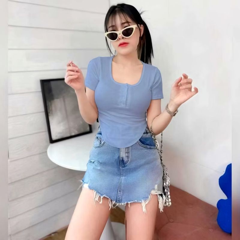 Kaos Crop Top Rib Wanita Kekinian – Kancing Depan Korean Style
