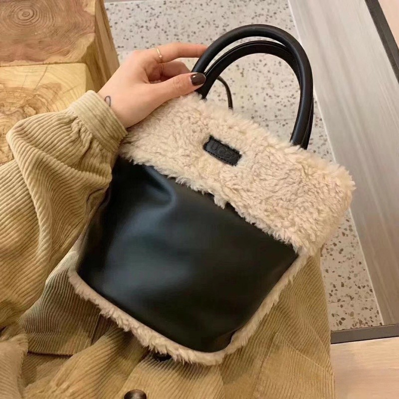 UGG Lambswool Bucket Bag Vintage Vegetable Basket One Shoulder Crossbody Bag Plush Commuter Women's 