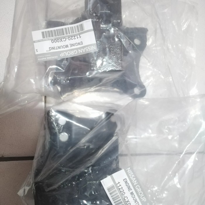 engine mounting Nissan Serena C24 kiri