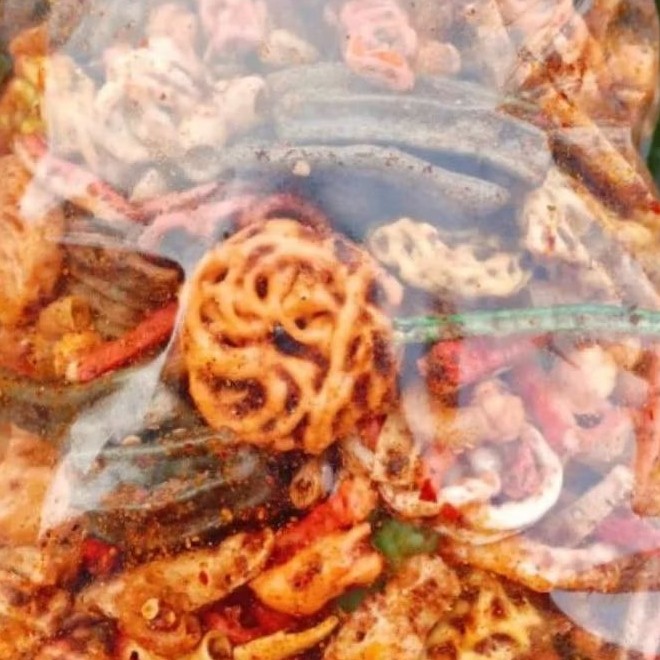 

Kerupuk seblak MIX pedas 250GR