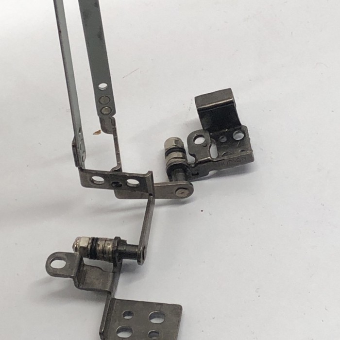 Engsel Laptop Toshiba Satelit L735