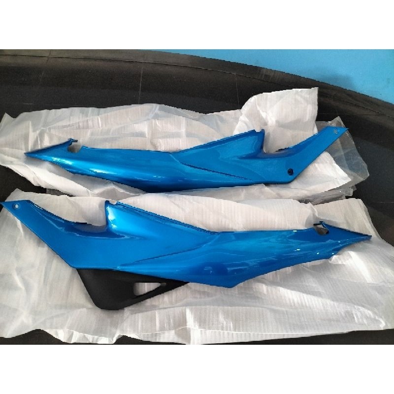 Cover body bodi belakang kiri kanan Suzuki satria Fu 150 Thailand CKD Barong 2005-2012 warna Biru 47