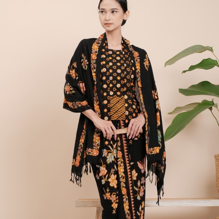 

Kebaya Kutubaru Batik Jumputan Lengan 7/8 Meradelima Katun Sogan - XS
