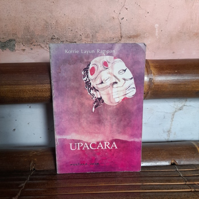 ASLI BUKU Sastra Antik Upacara Oleh Korrie Layun Rampan