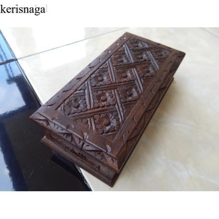 

Kotak Kayu Panjang Tempat Perhiasan Ukir Batik murah SHP11