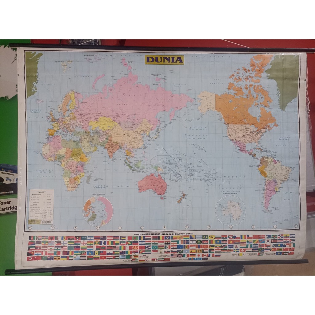 

Peta Dunia Sedang 100cm x 130 cm x 6cm