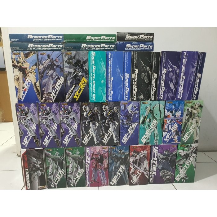 DX Chogokin VF-25 , VF-27, YF-29, VF-171, Macross set