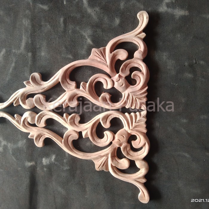 ornamen tempel ukiran sudut 30x16 KS2435