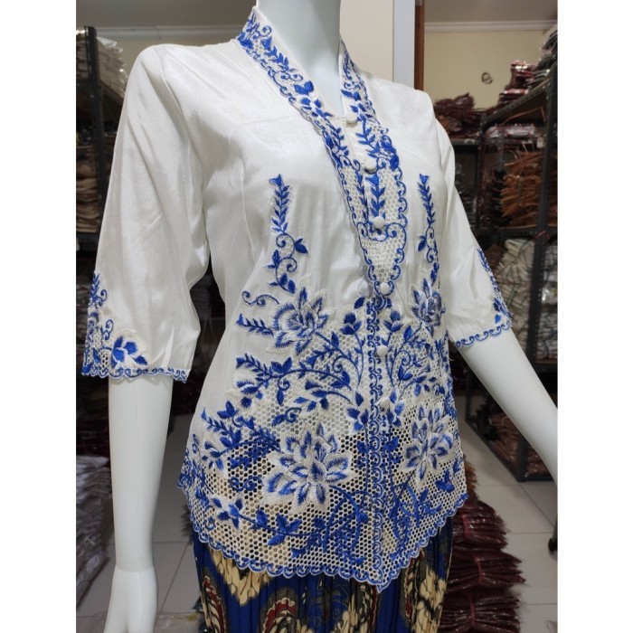 ✨LARIS✨ -Atasan Kebaya Wanita Modern Warna Putih Bordir Biru Navy Lengan 3/4