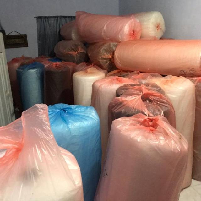 

KM - Bubble wrap Jember hitam putih rol-rol.an / meteran bisa SE INDONESIA RAYA