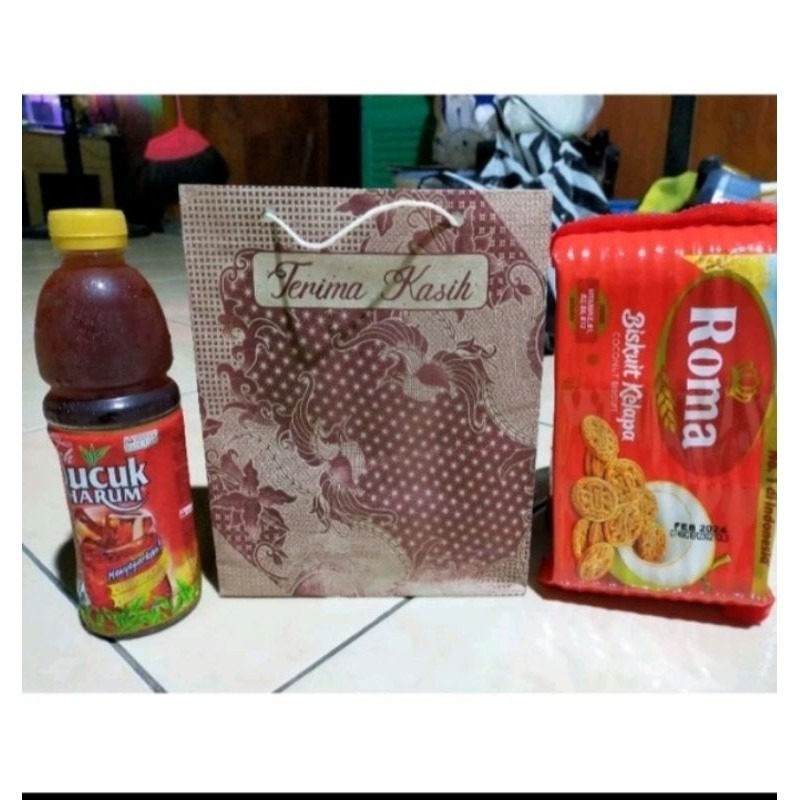

GROSIR !!! 200 PCS TAS KERTAS / PAPER BAG MOTIF BATIK ( TERIMA KASIH ) BAHAN TEBAL UKURAN 21 * 17 * 5