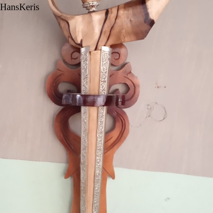 dudukan /blawong keris &tombak ZD16