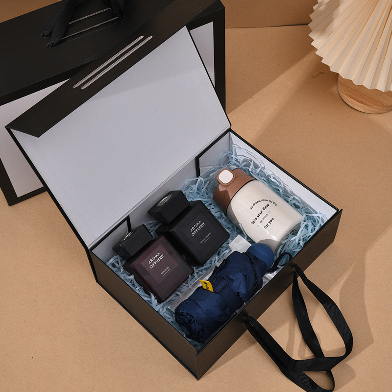 

Premium Gift Box Hampers / Kotak Kado Ultah Tenteng / Hadiah Ulang Tahun / Hard Box Jinjing