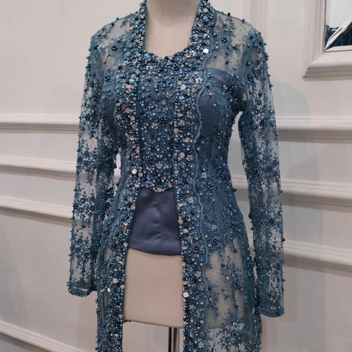 

✨LARIS✨ -Kebaya Denim Engagement Wisuda