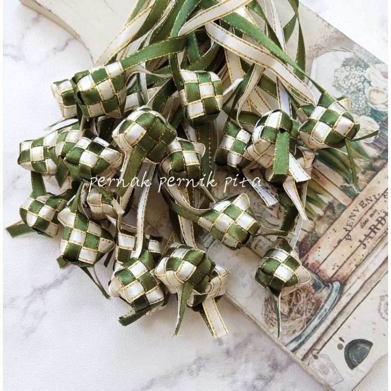 

HIASAN IDUL FITRI KETUPAT (2.5x2.5cm) HRG PER-6PCS HAMPERS LEBARAN