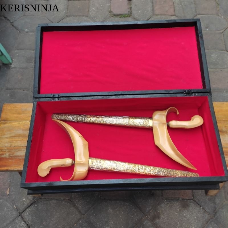 Kotak Perhiasan / Keris / Penyimpanan Bahan Full Kayu Ukir Minimalis NJ8