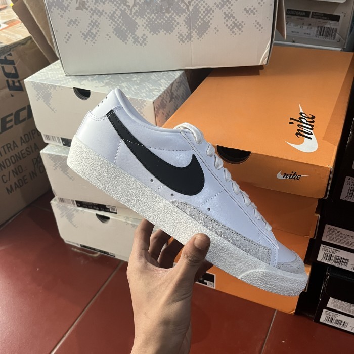 SEPATU NIKE BLAZER LOW '77 VINTAGE WHITE/BLACK ORIGINAL 100%