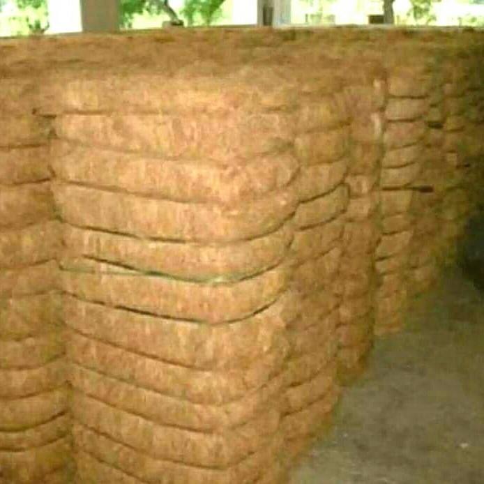 SABUT KELAPA SERABUT KELAPA COCOFIBER COCO FIBER MEDIA TANAM 1 KG (Mahkota Sabut Kelapa)