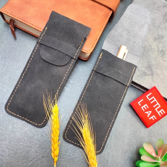 

Pen Pencil Case Tempat Pensil Pena Sarung Kulit Suede Leather Premium Little Leaf - Black