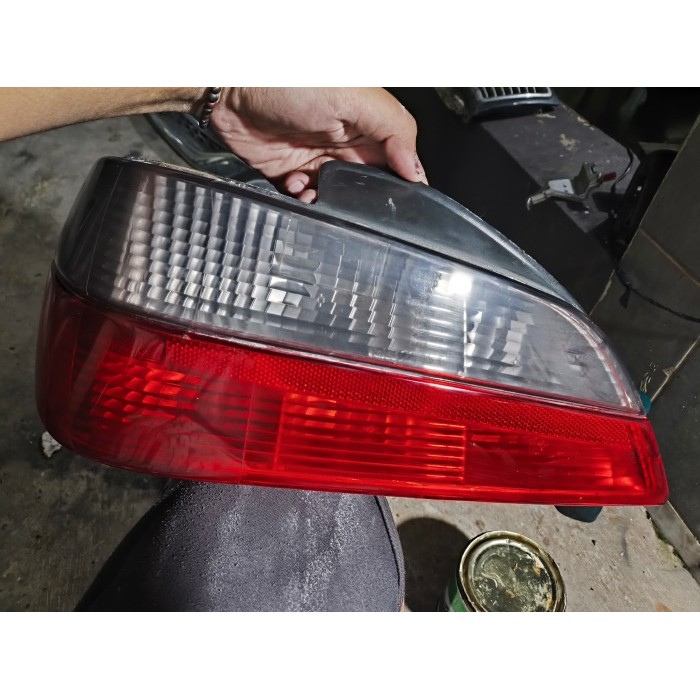 Stoplamp Lampu Belakang Peugeot 406 D8 KIRI
