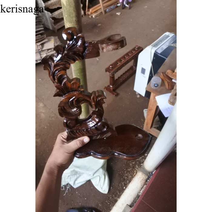 

jagrak keris stand kayu jati isi 1 bkn megantoro sengkelat - finishing SPH3981
