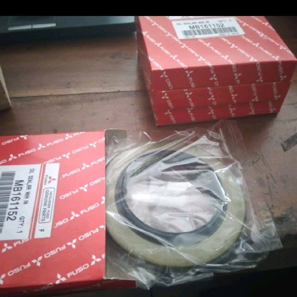 Oil Seal Roda Belakang Dalam PS100 PS125 Canter