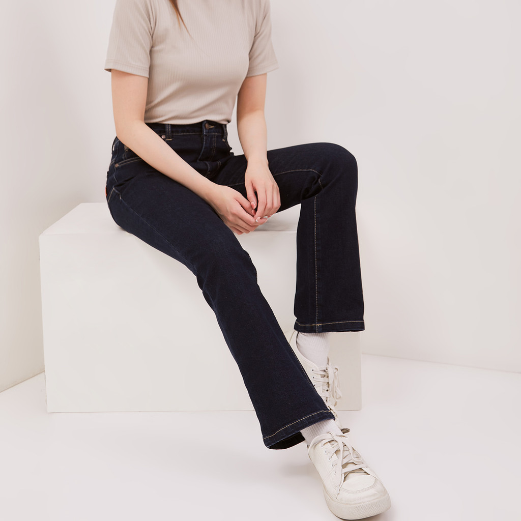 DUST Celana Mid Rise Bootcut Jeans Laira Medium Dark Blue (D. 31308)