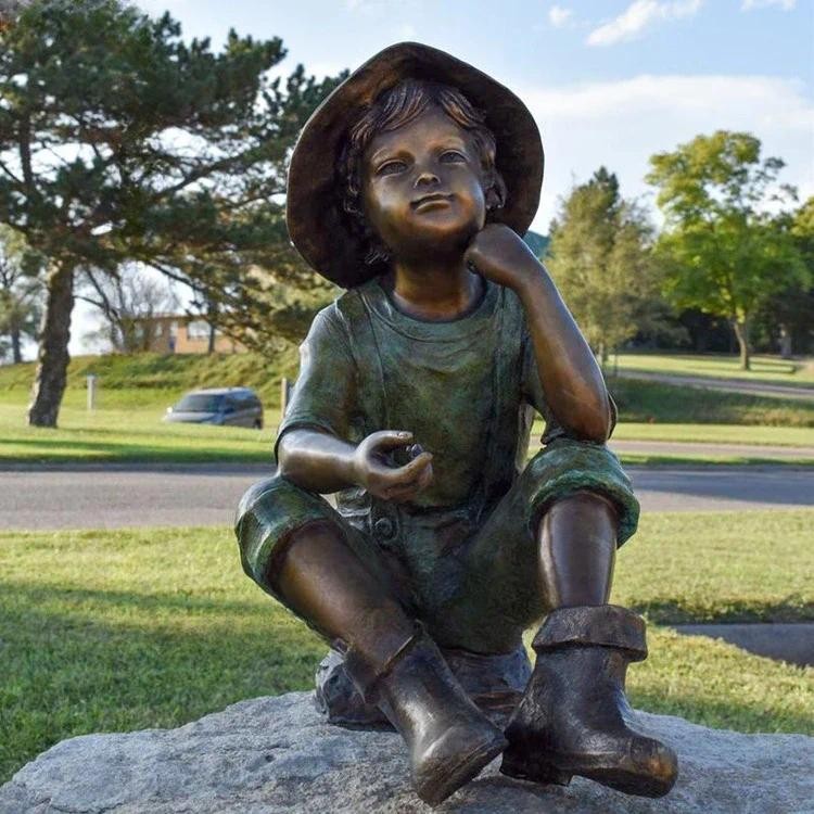 

Giardino All'aperto Prato A Grandezza Naturale In Ottone Bambino Gioca Statua Ragazzo E Ragazza Cammina