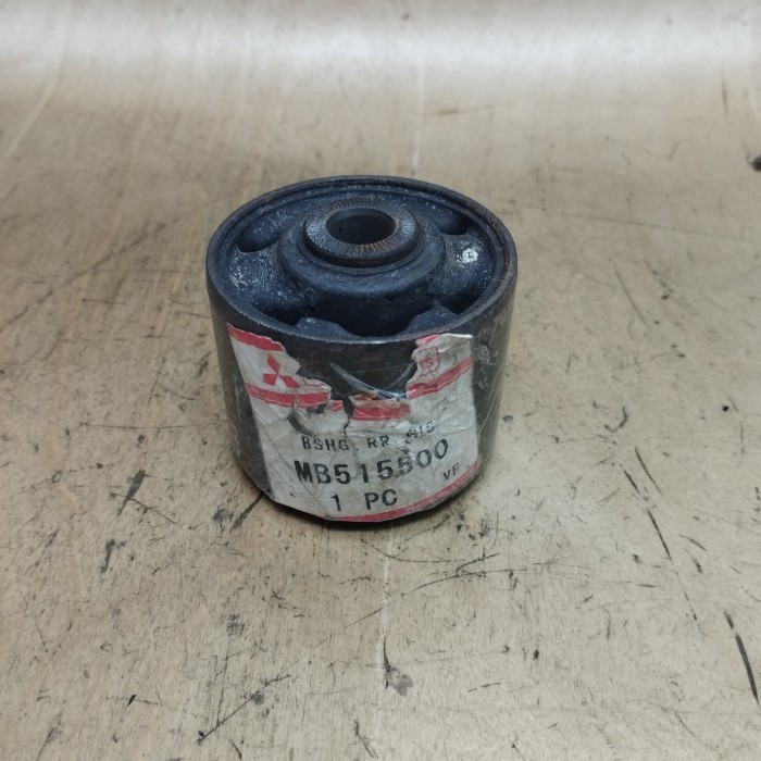 Ready COD Bushing Bos Arm Belakang MITSUBISHI ETERNA ASLI