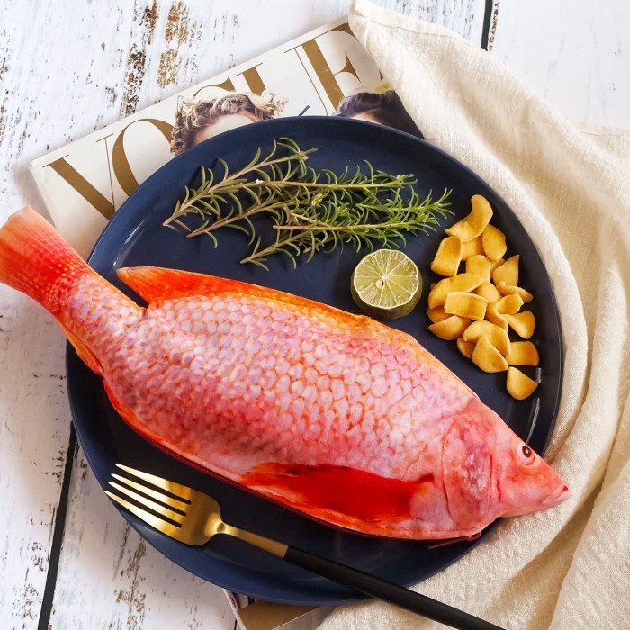 

New Arrival[PROMO] Tempat Pensil Unik Bentuk Ikan Nila Merah Shrelo Untuk Sekolah Kantor Penggemar Mancing Kreasi Lokal Indonesia