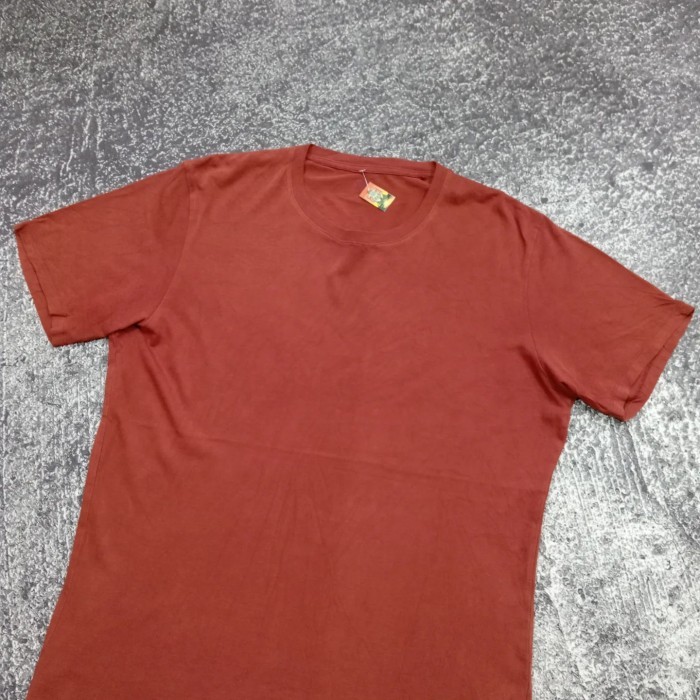T shirt kaos pria polos UNIQLO