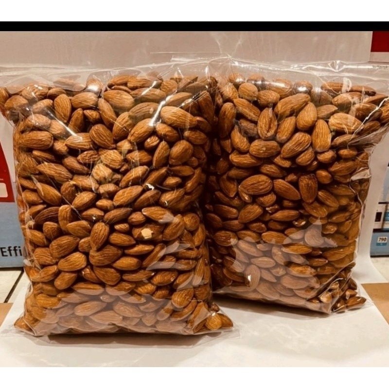 

Kacang Almond Panggang Roasted Selected Almond