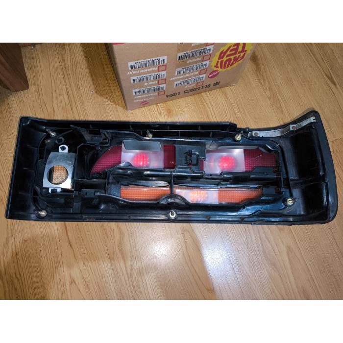 STOPLAMP MAZDA 323 1986 4D LAMPU REM MAZDA 323 1986 4D 216-1923 - KIRI LH