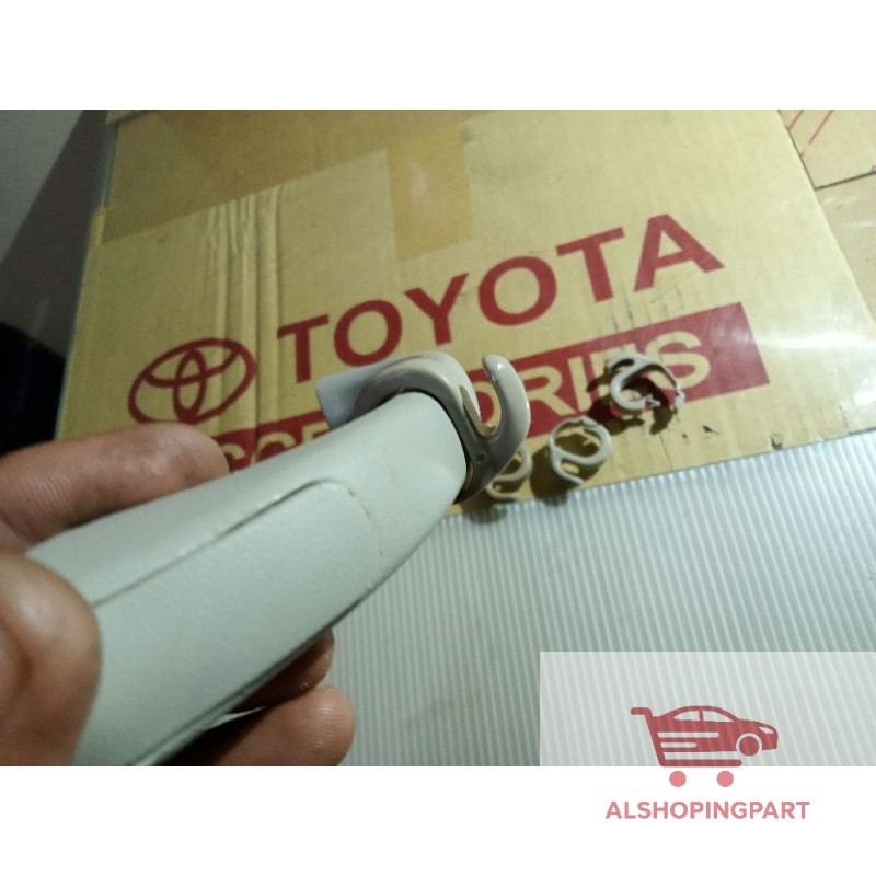 gantungan baju Toyota Innova atau Fortuner