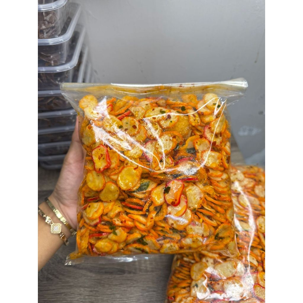 

KERUPUK SEBLAK BAWANG ISI 500GRAM CIKRUH BUMBU MELIMPAH