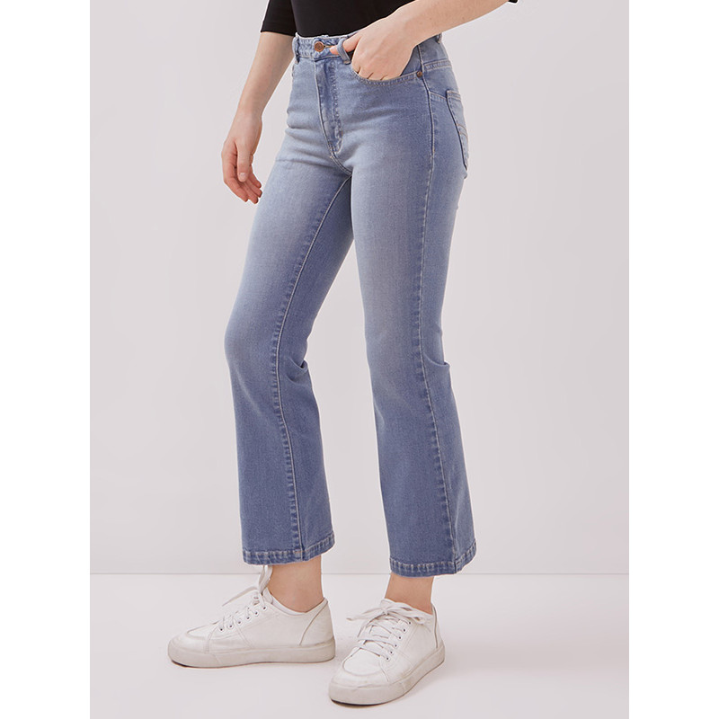 DUST Celana Cropped Cutbray Jeans Ranaya Medium Light Blue Comfease (D.3825)