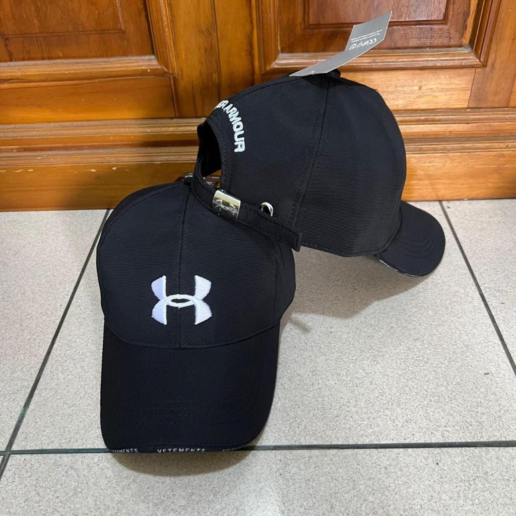 Topi Baseball  Bahan Cotton Topi Baseball Pria WanitaTopi Distro Topi Baseball Bordir Topi Pria