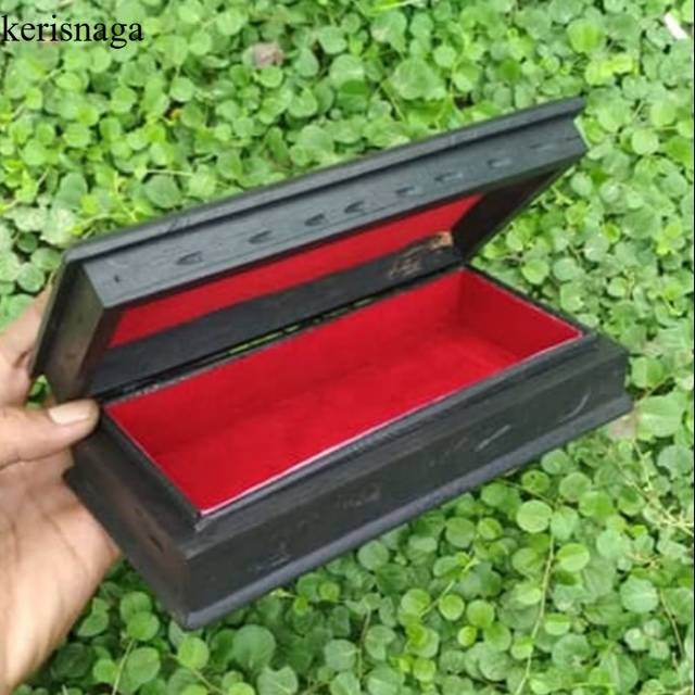 Kotak Kayu Ukir Tempat Penyimpanan Perhiasan Barang Berharga SHP012
