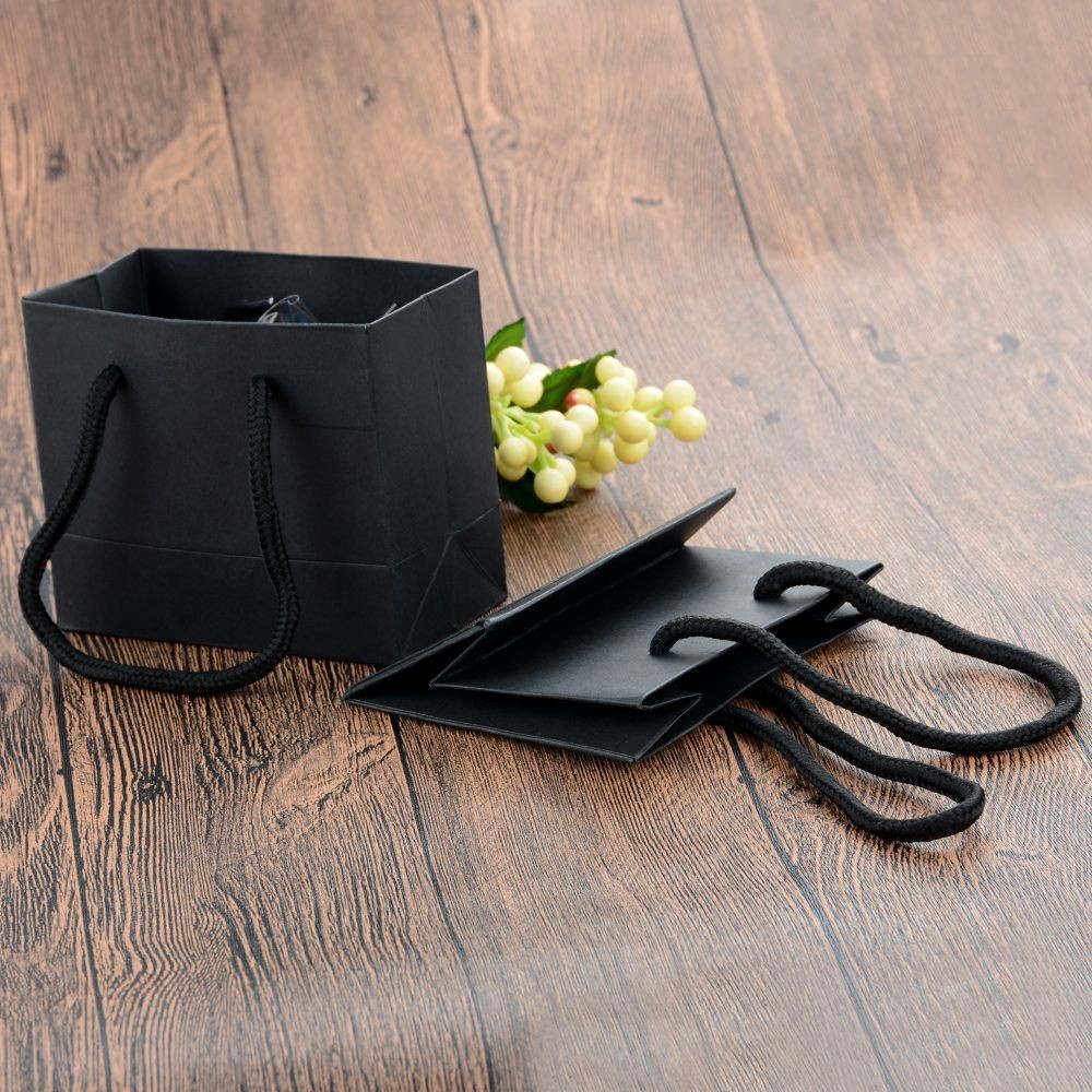 

5pcs Black High Quality Simple Gift Bag Kraft Paper Candy Box With Handle Wedding Easter Birthday Party Gift Packaging