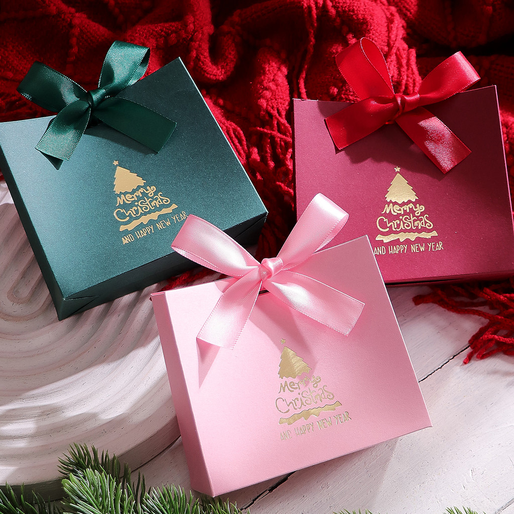 

10 pieces elegant mini gift bags/boxes with ribbon and Christmas tree design, perfect for Christmas treat gifts, wedding favors,