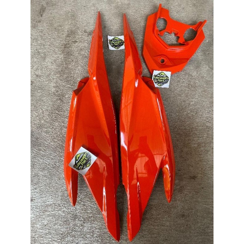 COVER BODY BELAKANG HONDA VARIO TECHNO 125 FI OLD BODY BODI VARIO 125 TECHNO LAMA WARNA OREN ORANGE