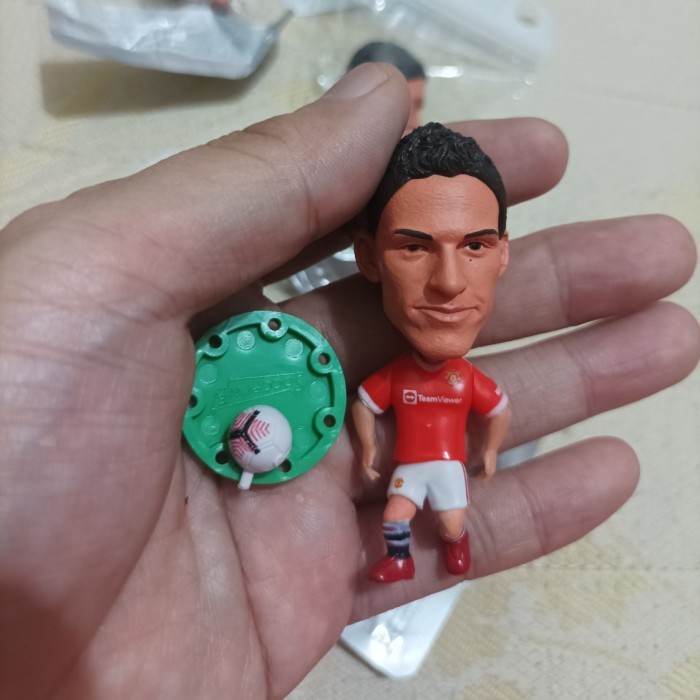 KY562 Raphael Varane Soccerwe figure