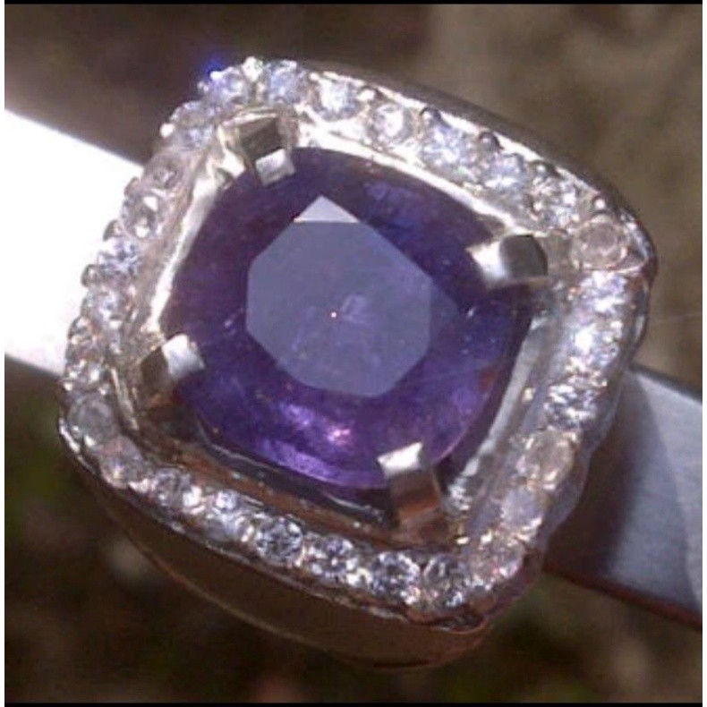 natural purple color change sapphire corundum 5,96ct