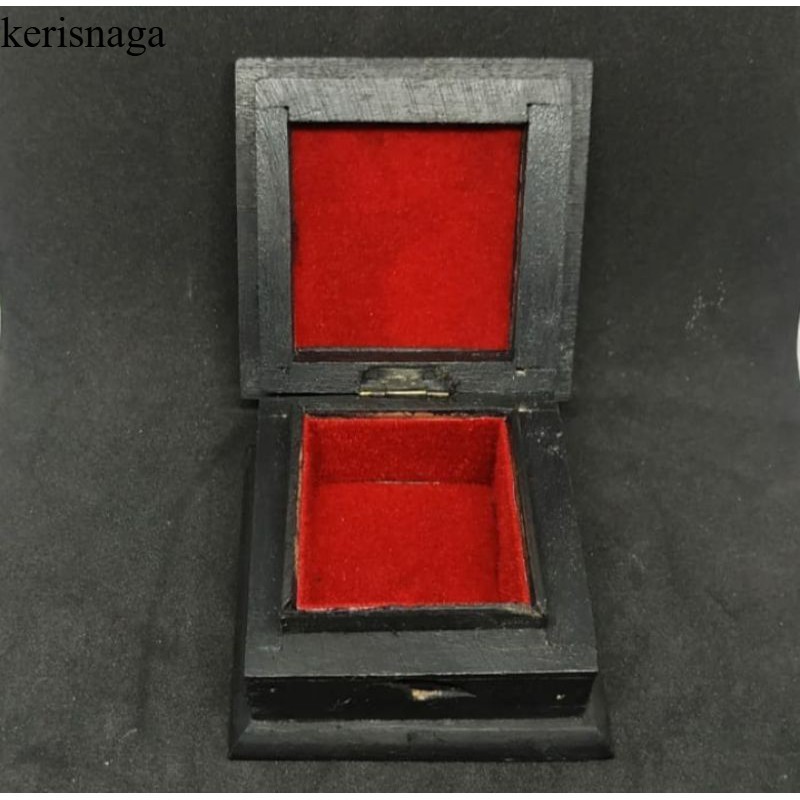 Kotak Kayu Ukir Kecil Tempat Penyimpanan Jimat Batu Mustika SHP11