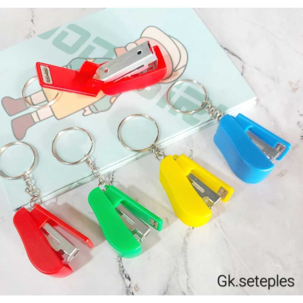 

GANTUNGAN KUNCI STAPLES MINI STATIONERY ATK SEKOLAH KANTOR STAPLER KEYCHAIN GANCI TAS/MOTOR/MOBIL