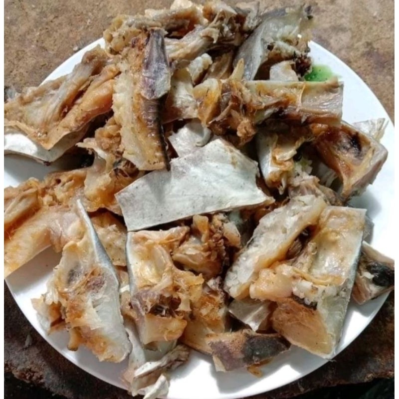 

Tulang Ikan asin Jambal roti khas pangandaran