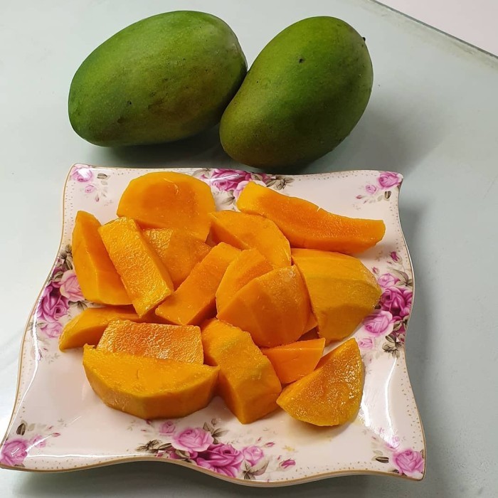 

mangga harum manis matang pohon tua buah