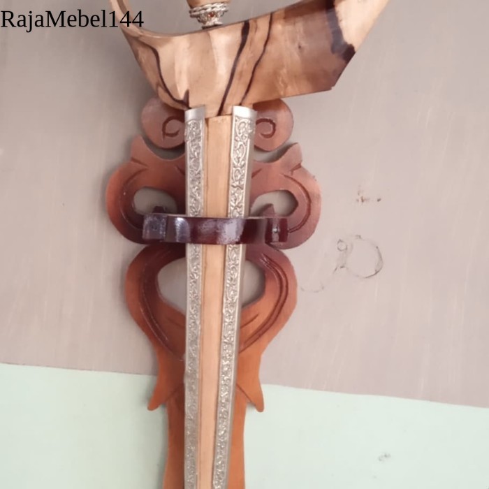 

dudukan /blawong keris &tombak antik