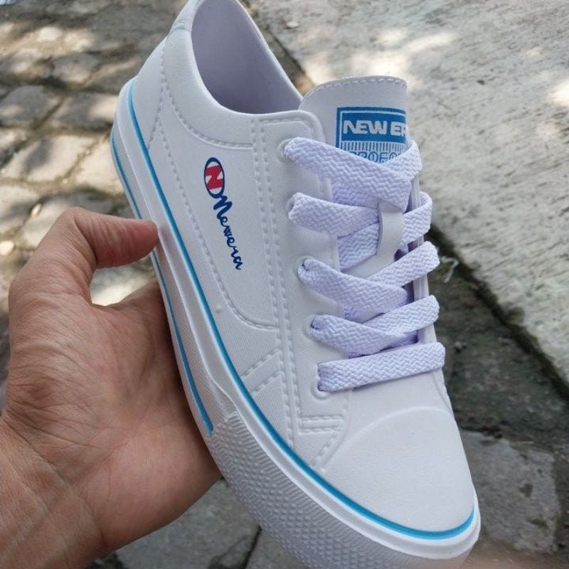 SEPATU KARET NEW ERA PUTIH / SEPATU KARET TALI NEW ERA LB E 9031